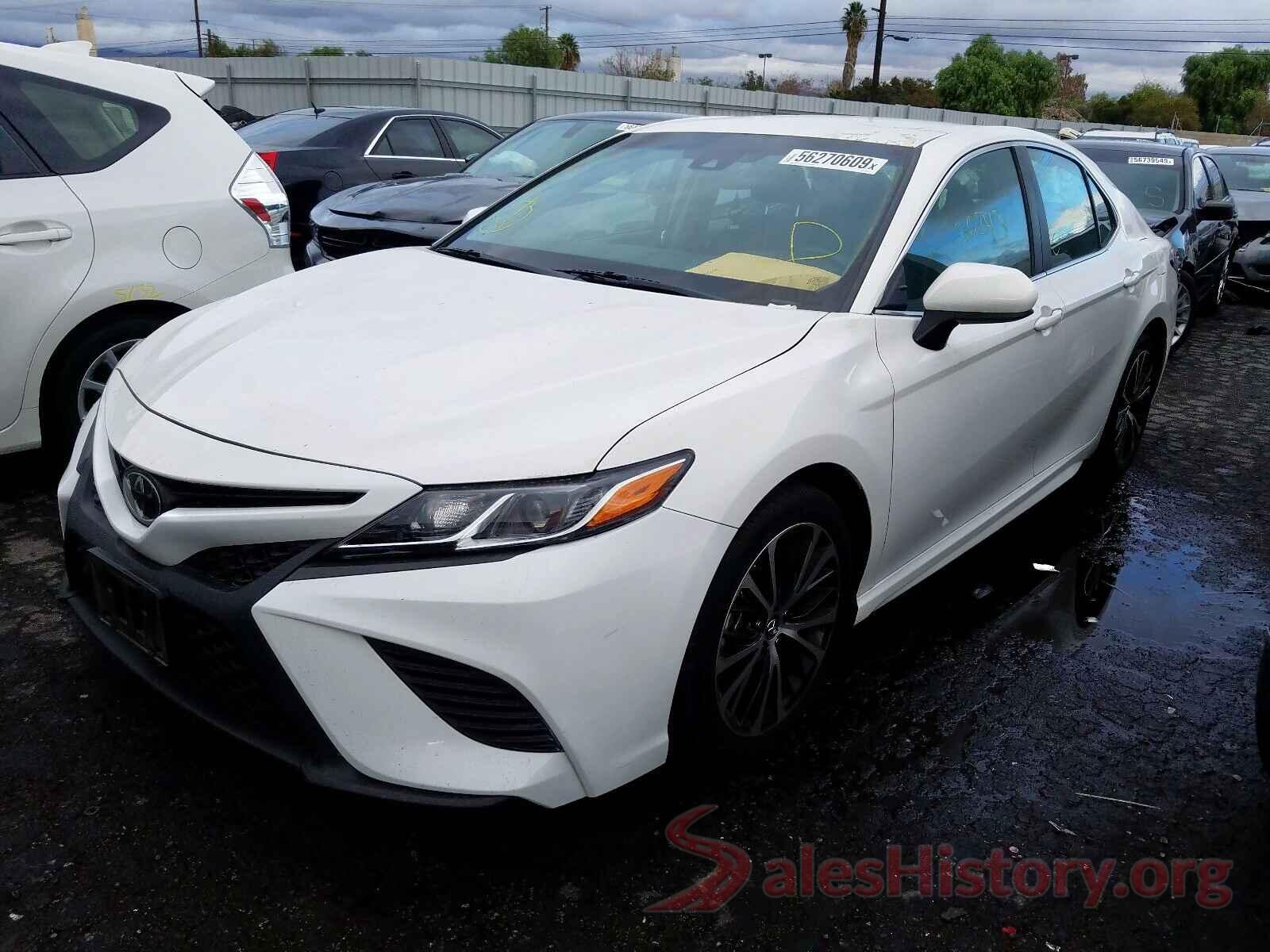 4T1B11HK4JU585074 2018 TOYOTA CAMRY