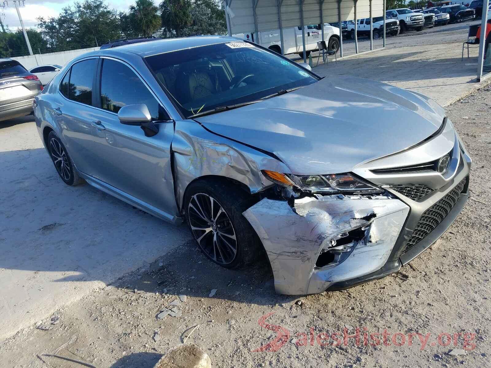 4T1B11HK9JU062245 2018 TOYOTA CAMRY