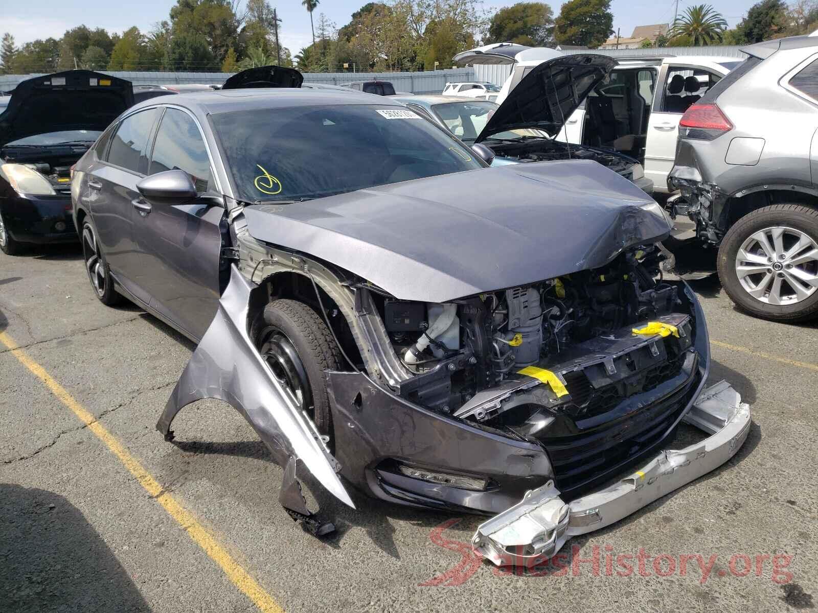 1HGCV2F37JA043260 2018 HONDA ACCORD