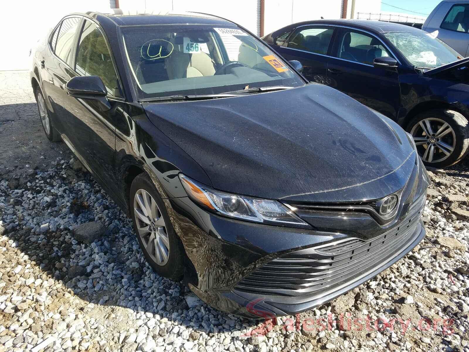 JTNB11HK8J3013897 2018 TOYOTA CAMRY