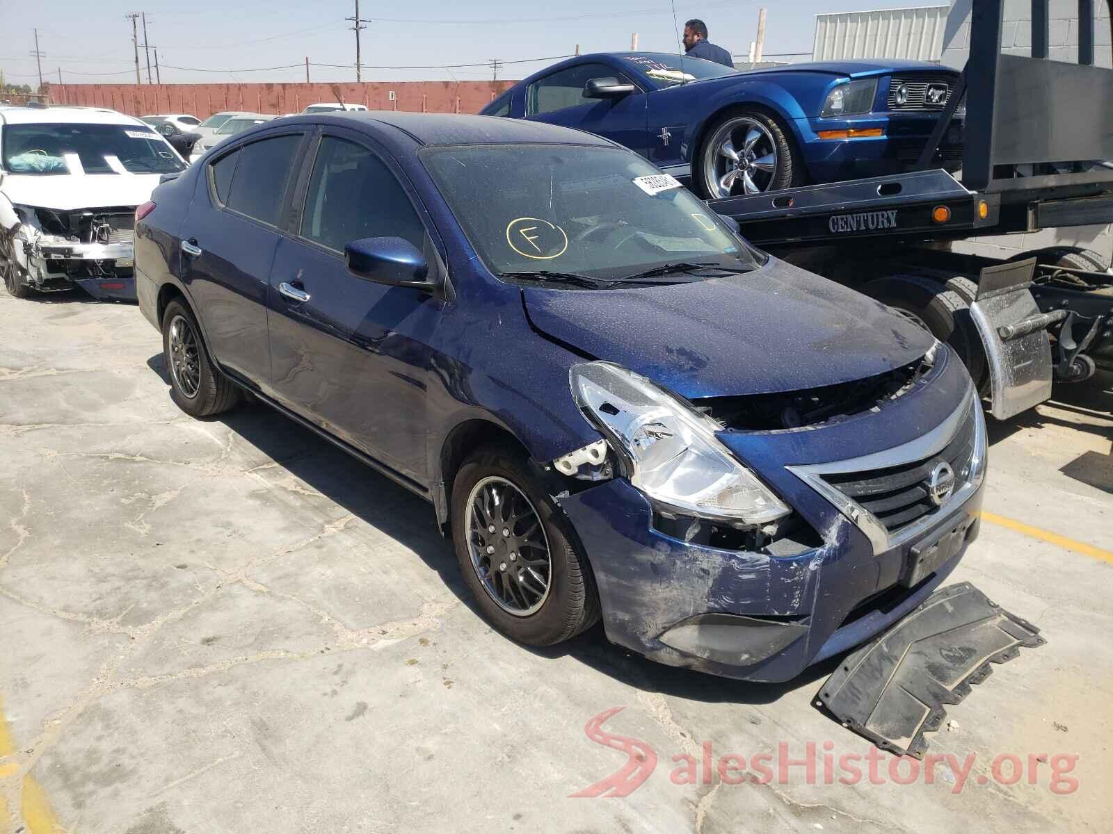 3N1CN7AP5JL858302 2018 NISSAN VERSA