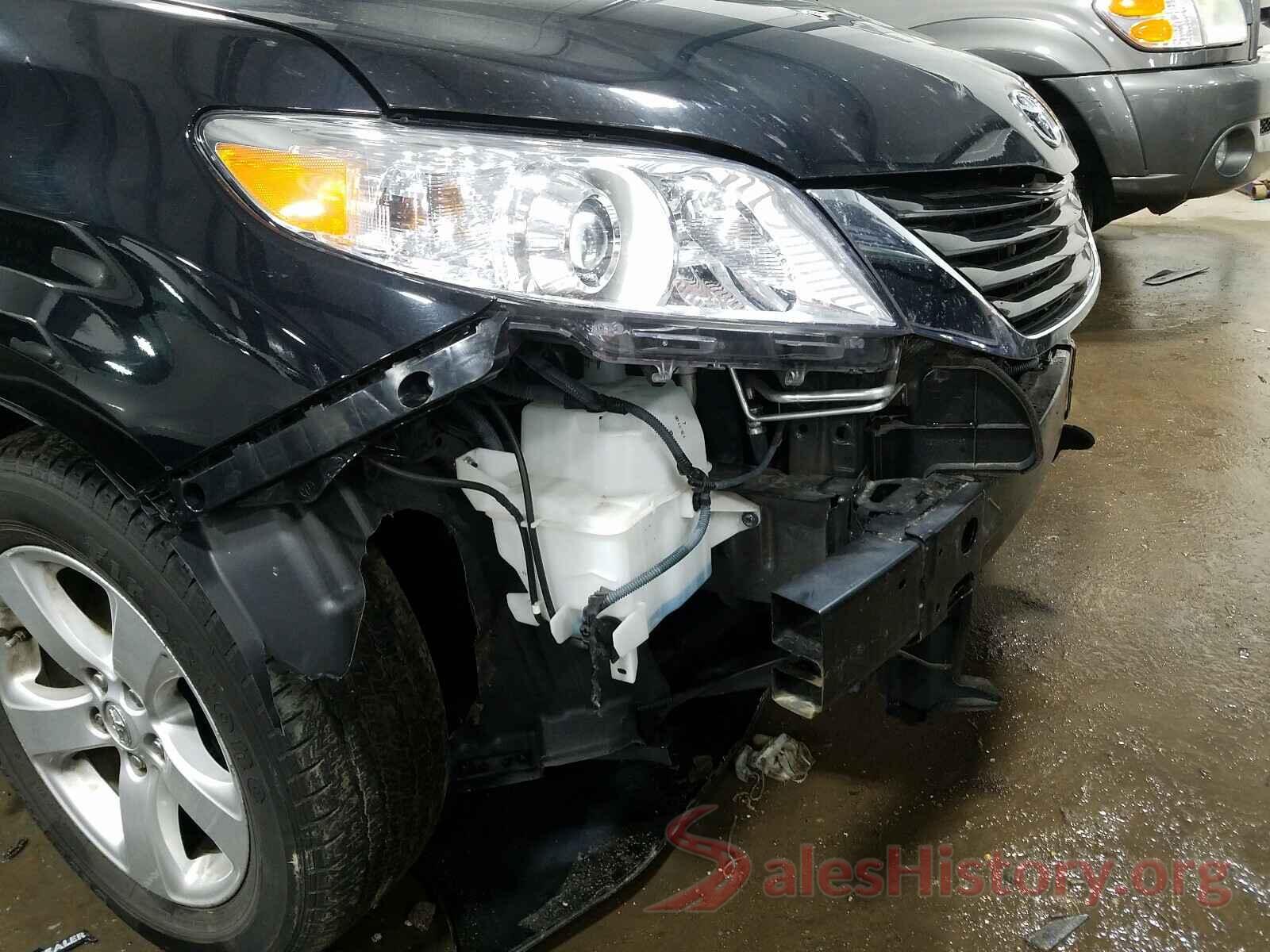 5TDKZ3DC2HS793525 2017 TOYOTA SIENNA