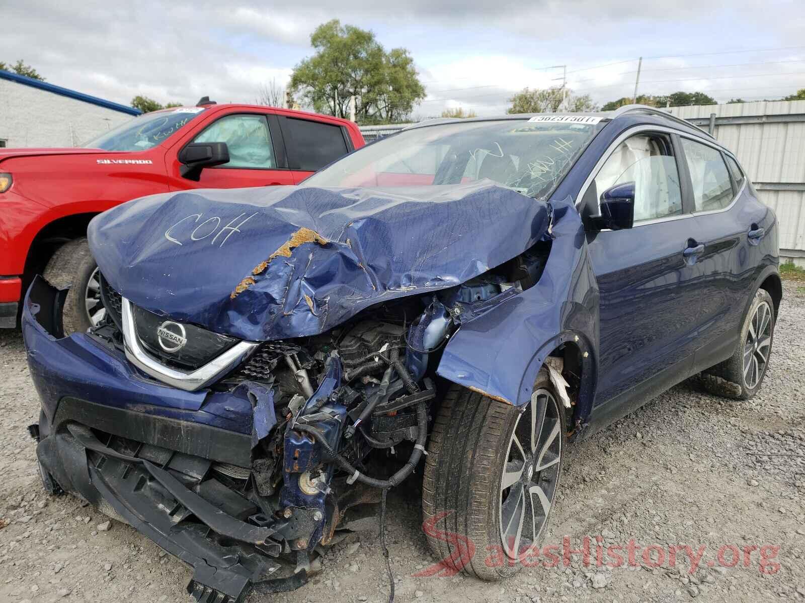 JN1BJ1CR8JW205086 2018 NISSAN ROGUE