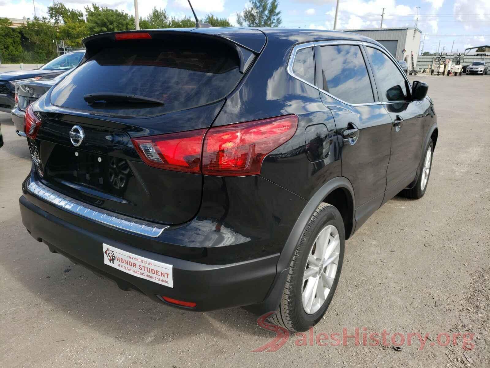 JN1BJ1CP8JW107769 2018 NISSAN ROGUE