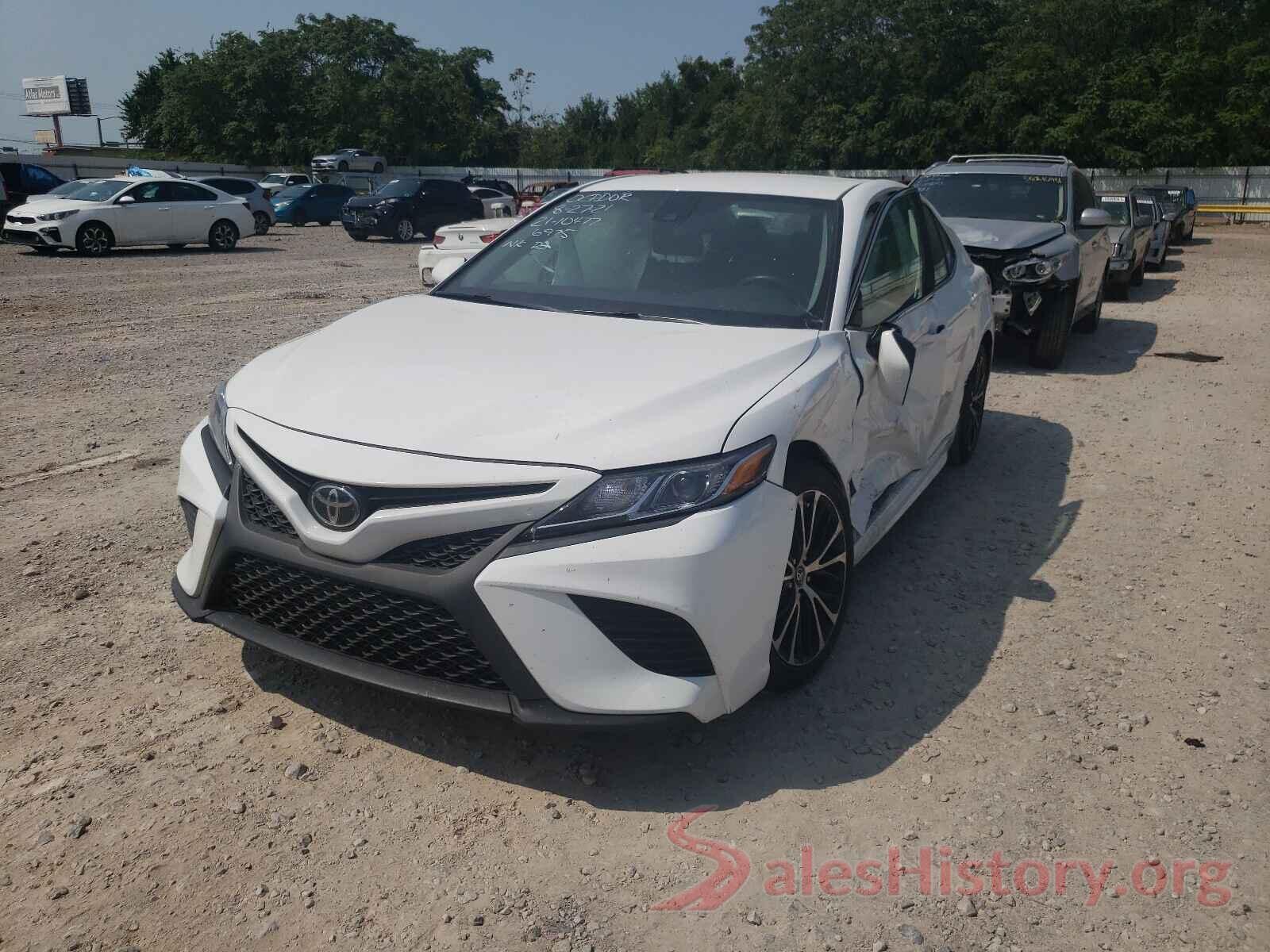 4T1B11HK8KU686975 2019 TOYOTA CAMRY