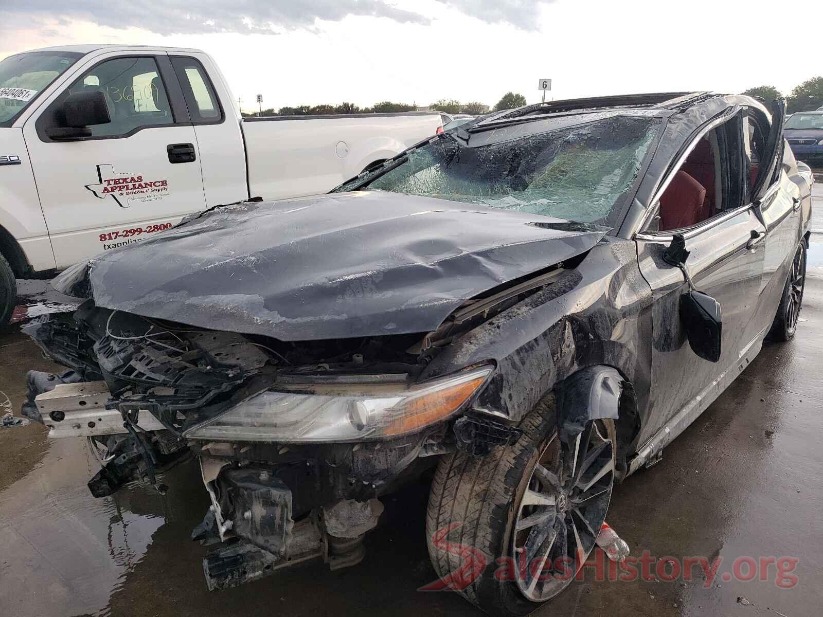 4T1B61HK2JU514392 2018 TOYOTA CAMRY