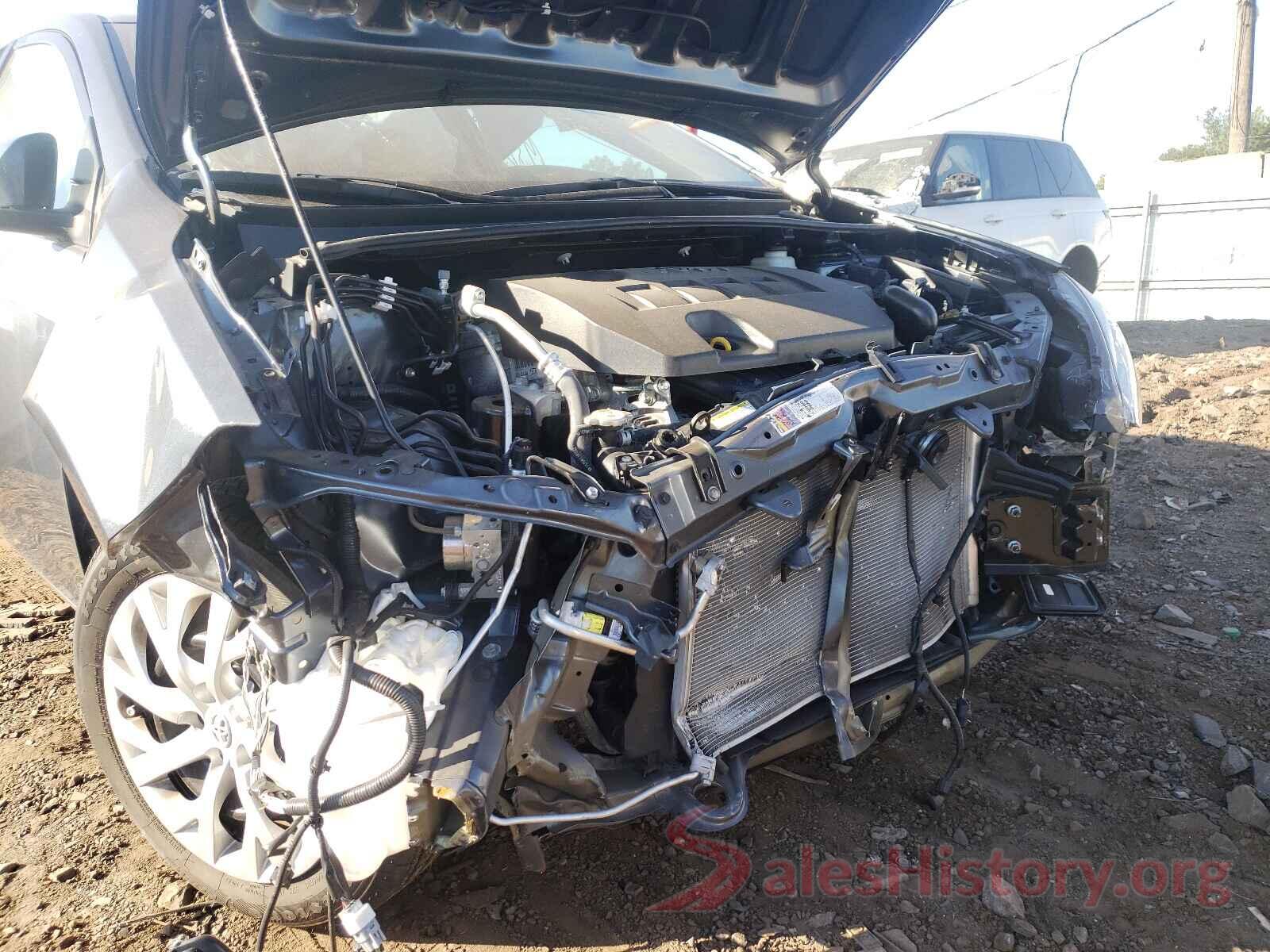 2T1BURHE4JC058833 2018 TOYOTA COROLLA