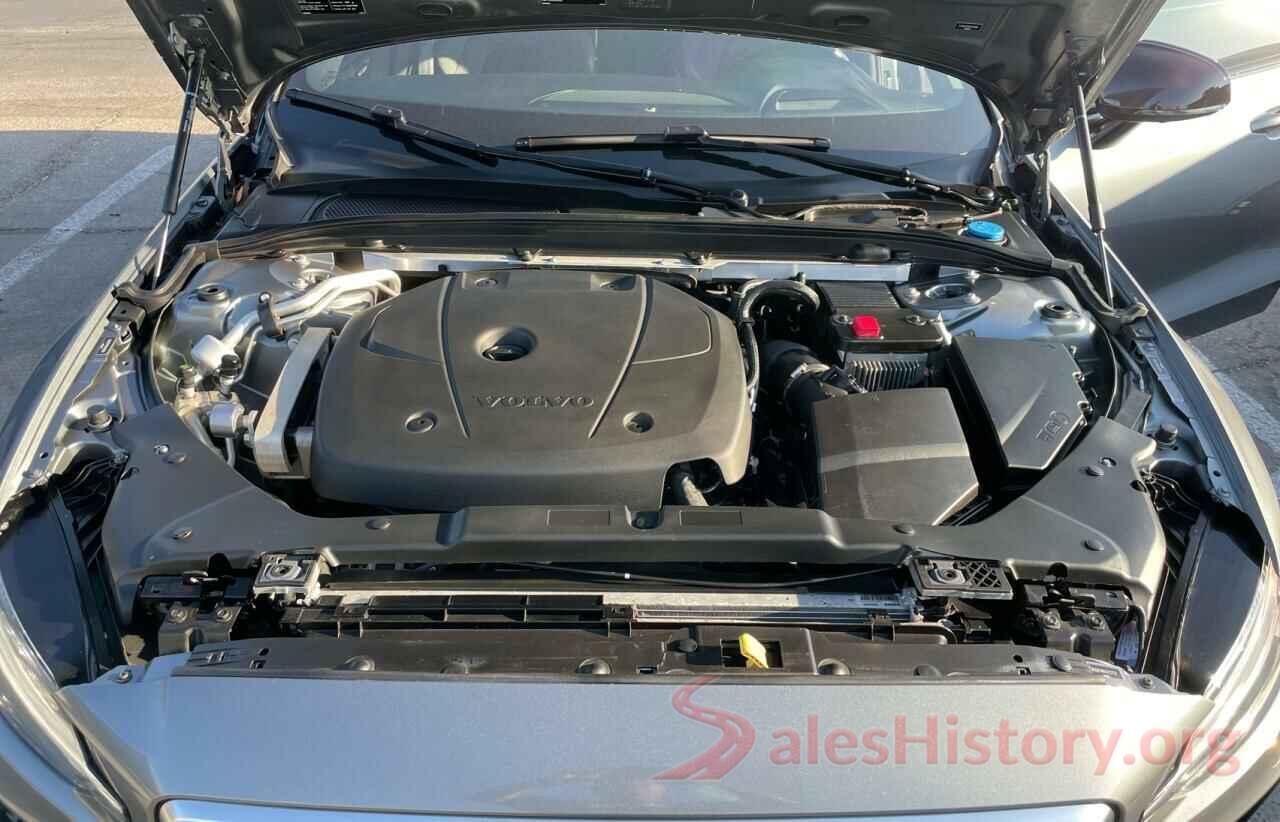 7JR102FMXKG013604 2019 VOLVO S60