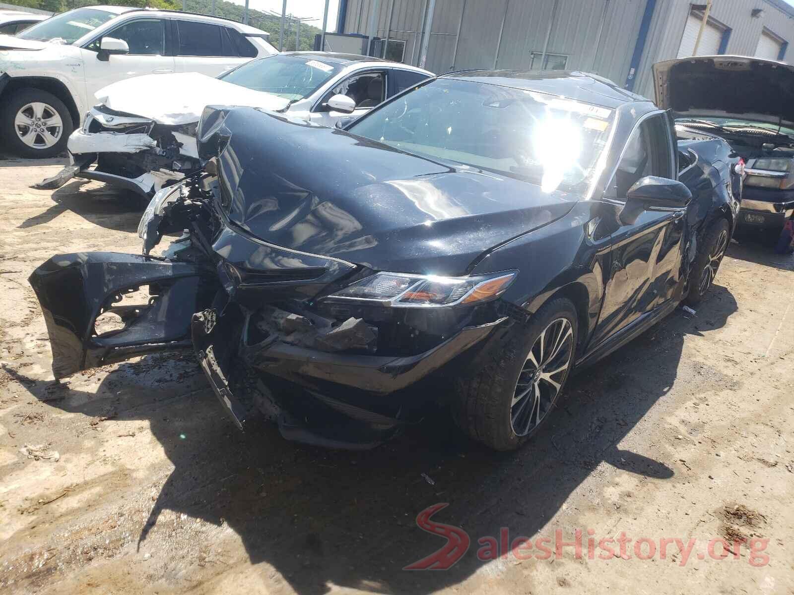 4T1B11HK3JU560862 2018 TOYOTA CAMRY