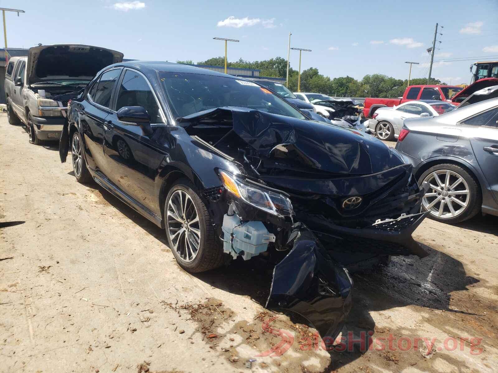 4T1B11HK3JU560862 2018 TOYOTA CAMRY