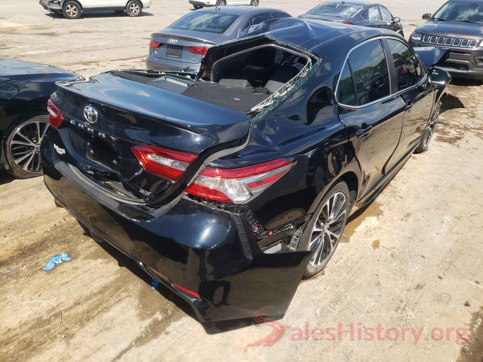 4T1B11HK3JU560862 2018 TOYOTA CAMRY