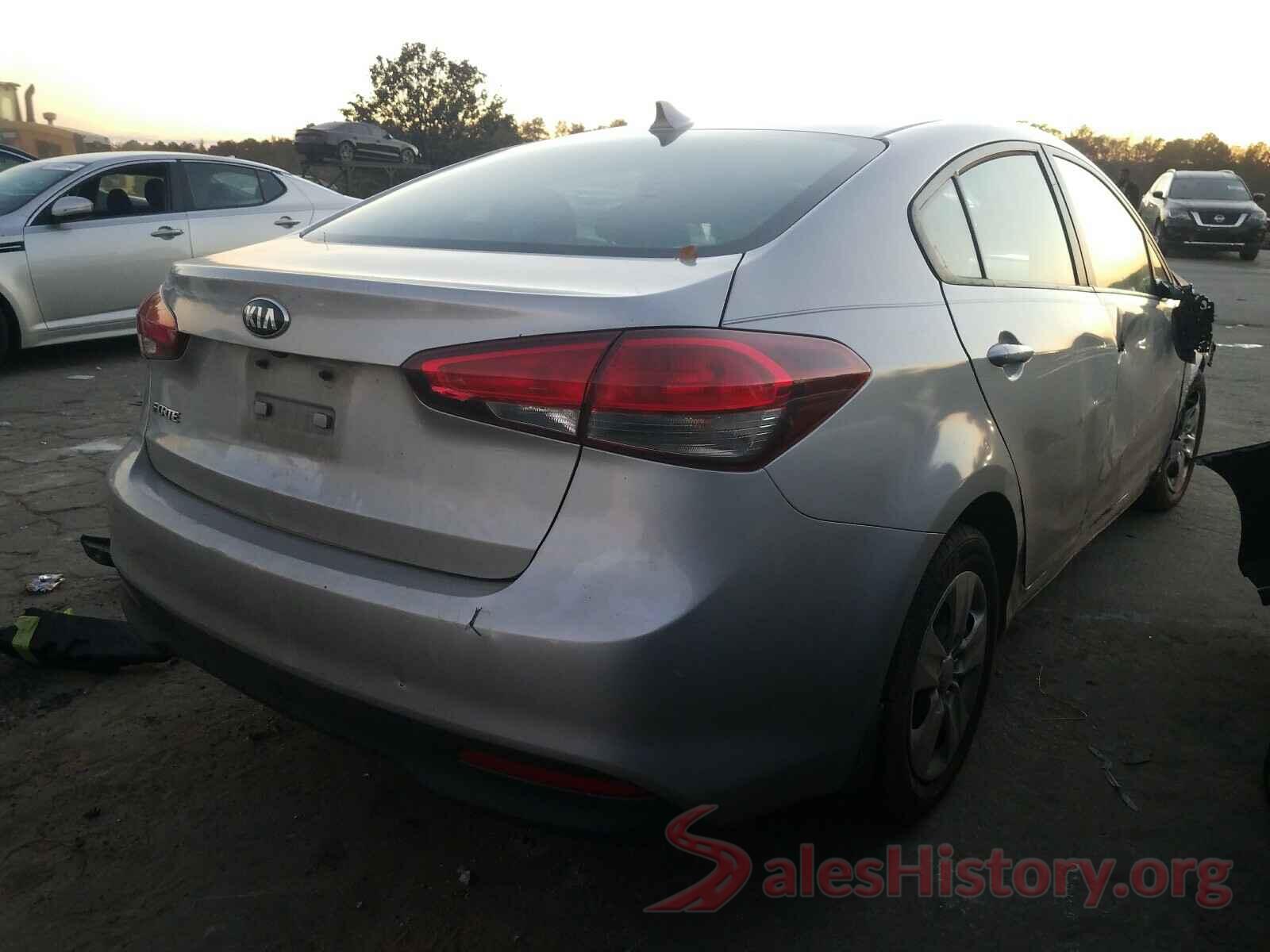 3KPFK4A75JE271023 2018 KIA FORTE