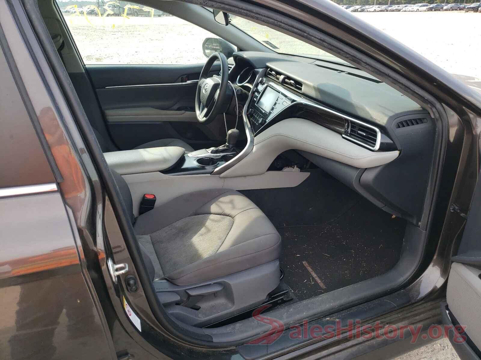 4T1B11HK0JU561709 2018 TOYOTA CAMRY