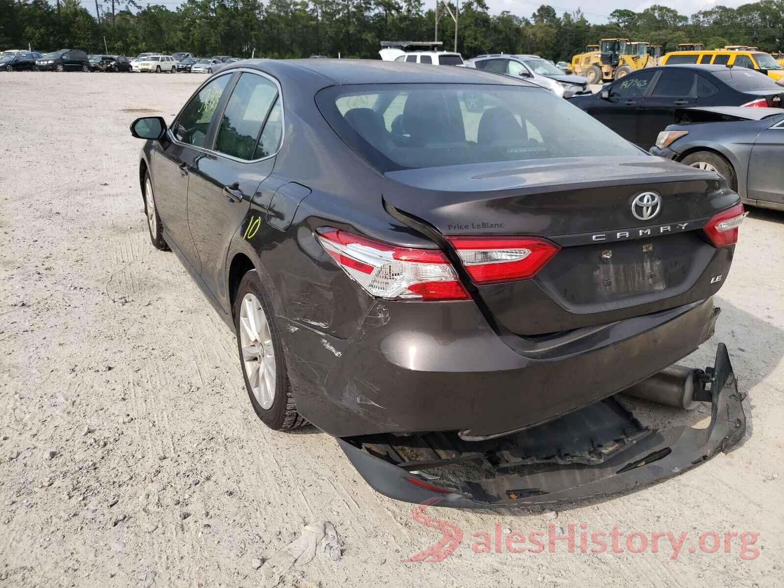 4T1B11HK0JU561709 2018 TOYOTA CAMRY