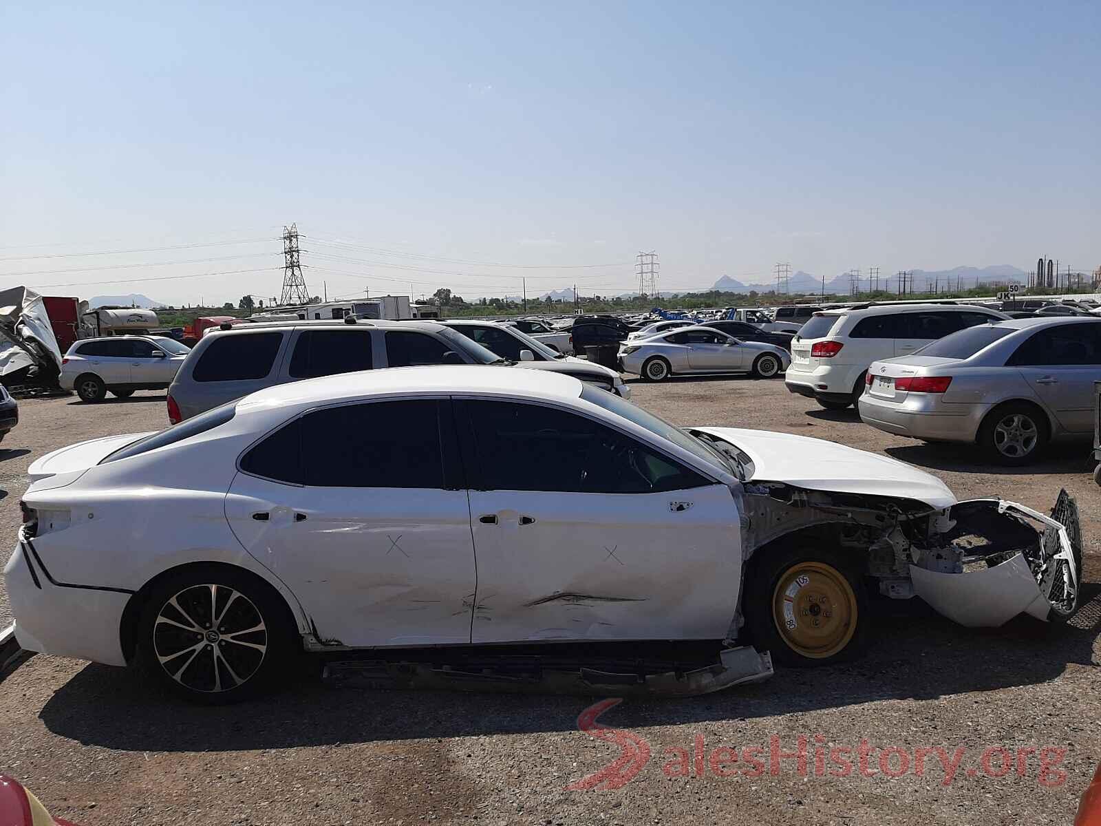 4T1B11HK5JU152394 2018 TOYOTA CAMRY