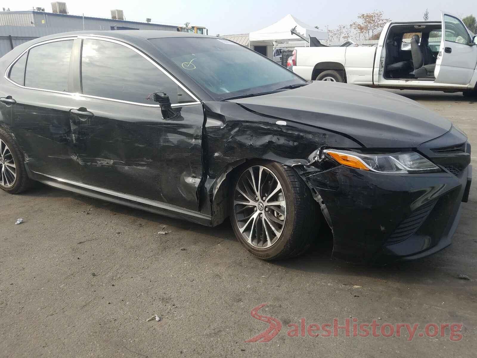 4T1B11HKXJU581255 2018 TOYOTA CAMRY