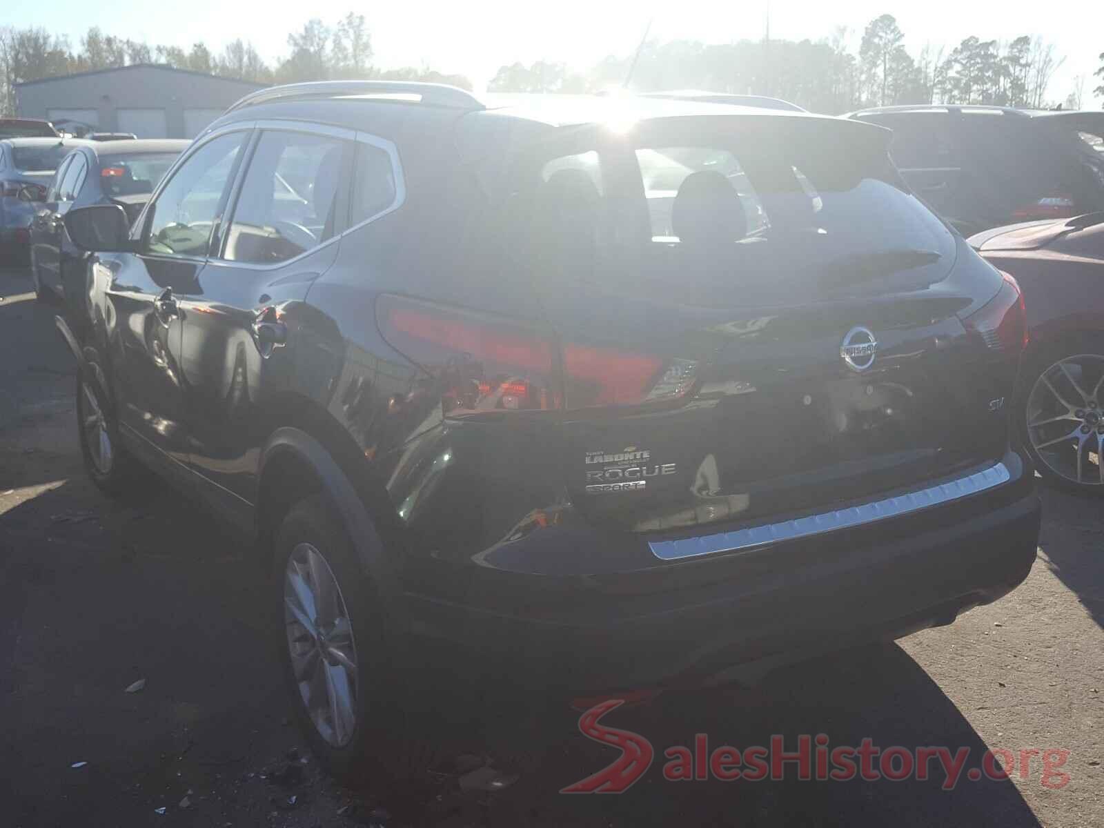 JN1BJ1CP6JW187797 2018 NISSAN ROGUE