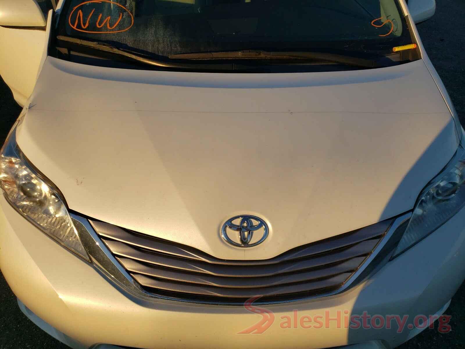 5TDYZ3DC2HS794698 2017 TOYOTA SIENNA