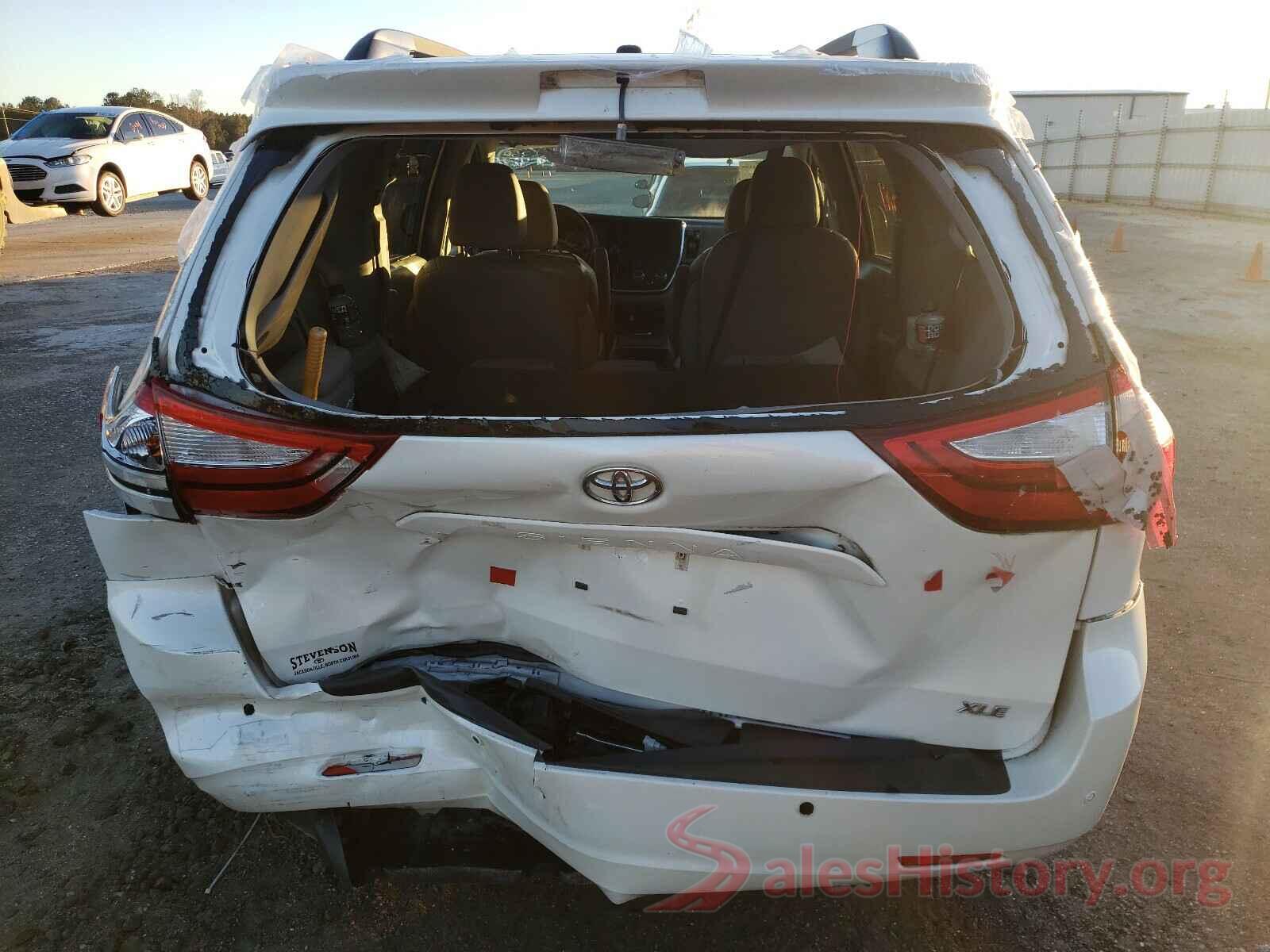 5TDYZ3DC2HS794698 2017 TOYOTA SIENNA