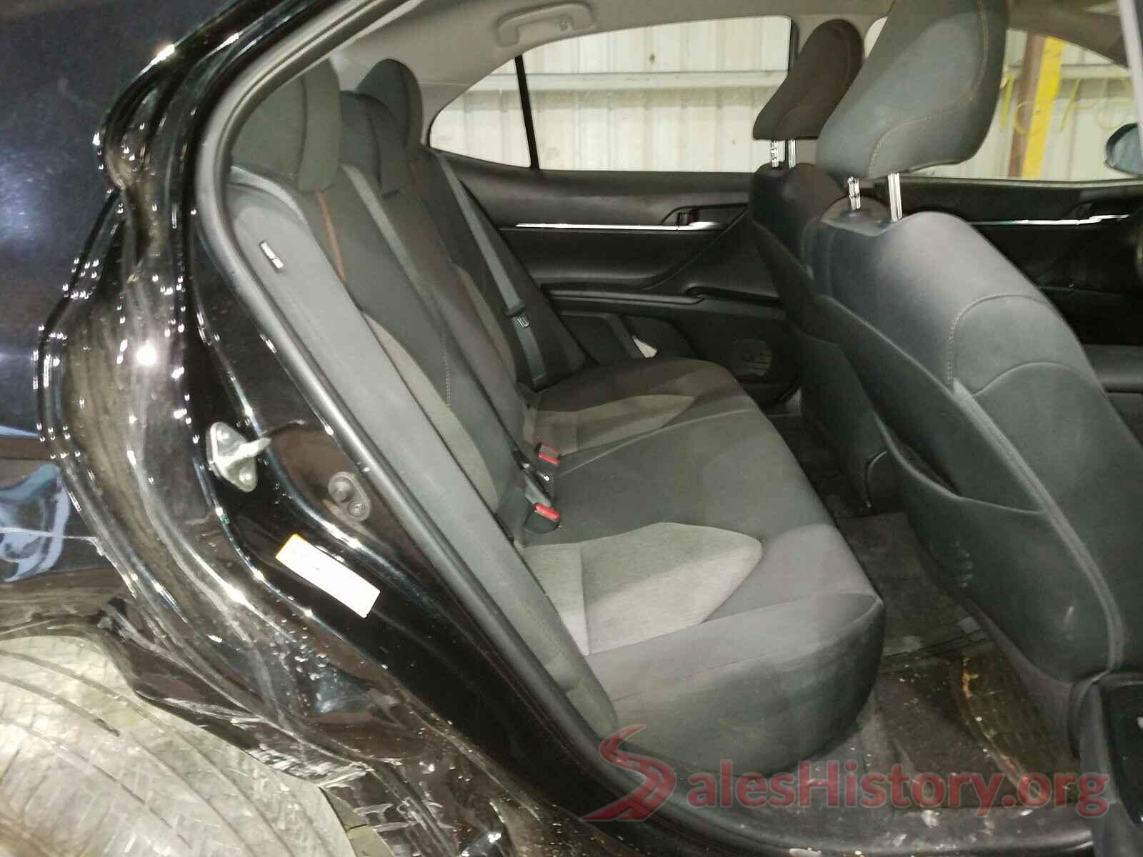 4T1B11HK3JU060166 2018 TOYOTA CAMRY