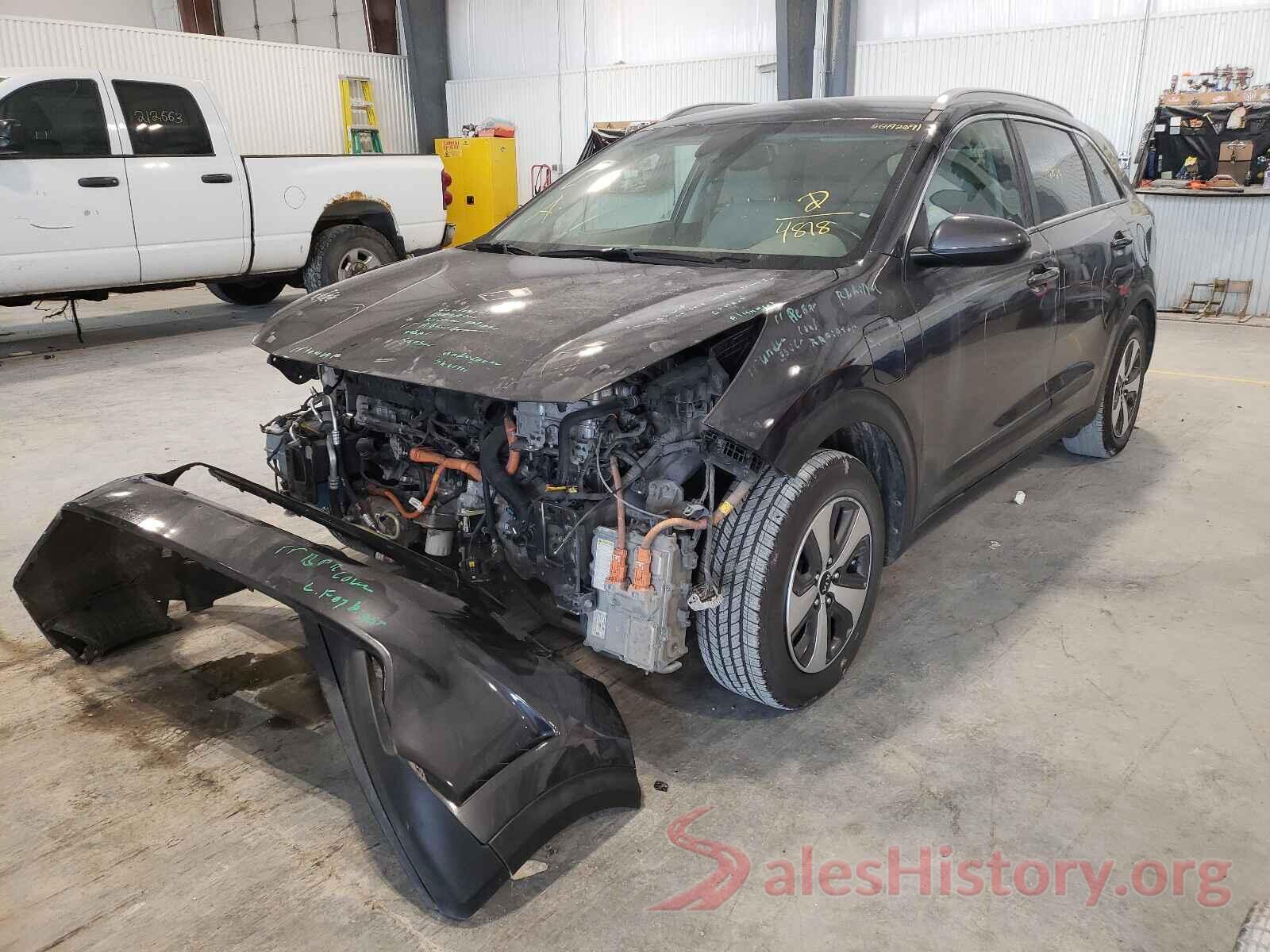 KNDCM3LD9J5134818 2018 KIA NIRO