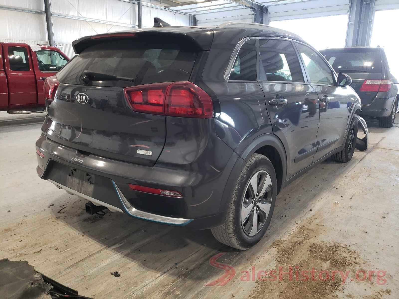 KNDCM3LD9J5134818 2018 KIA NIRO