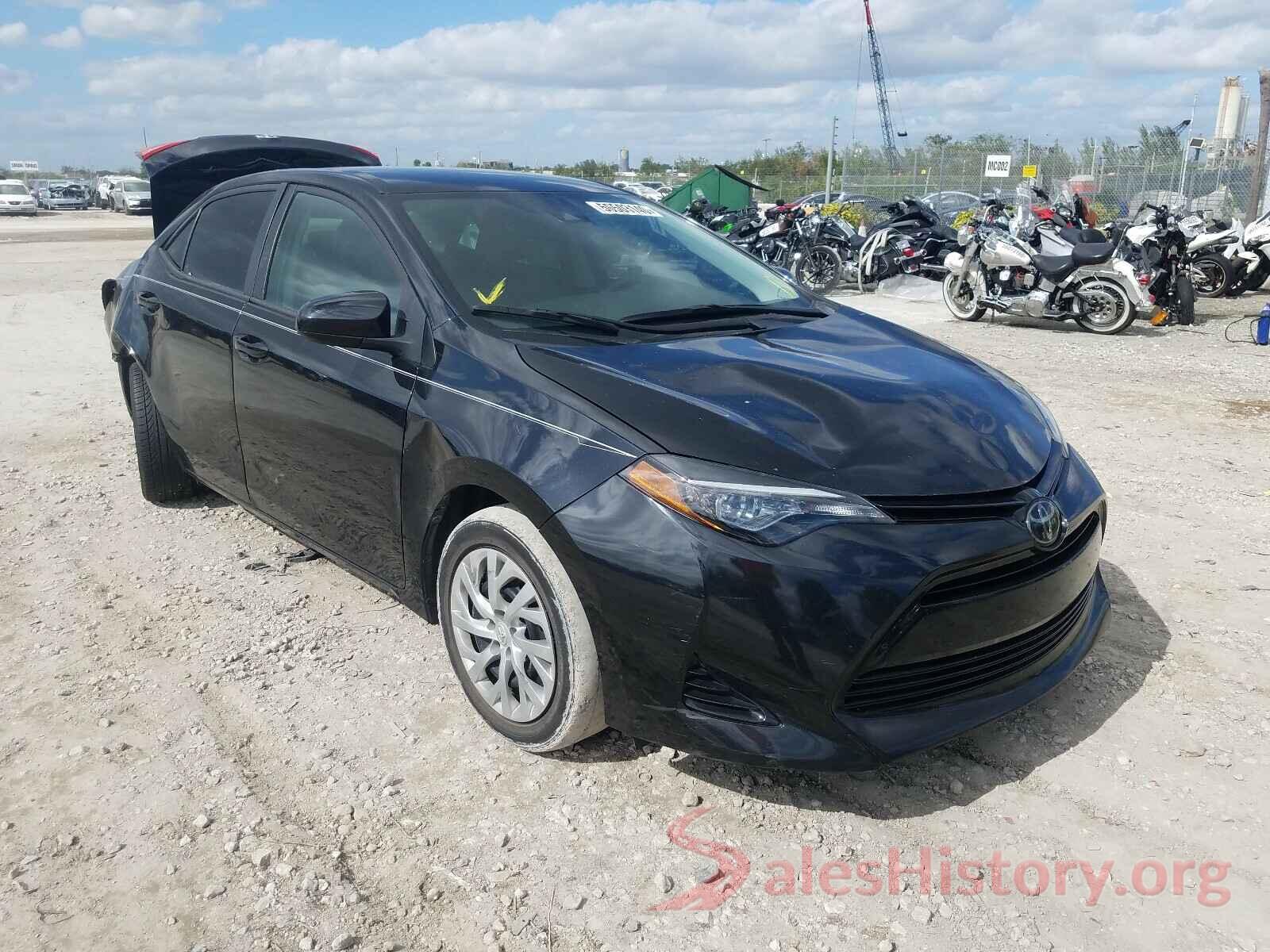 2T1BURHE8JC060147 2018 TOYOTA COROLLA