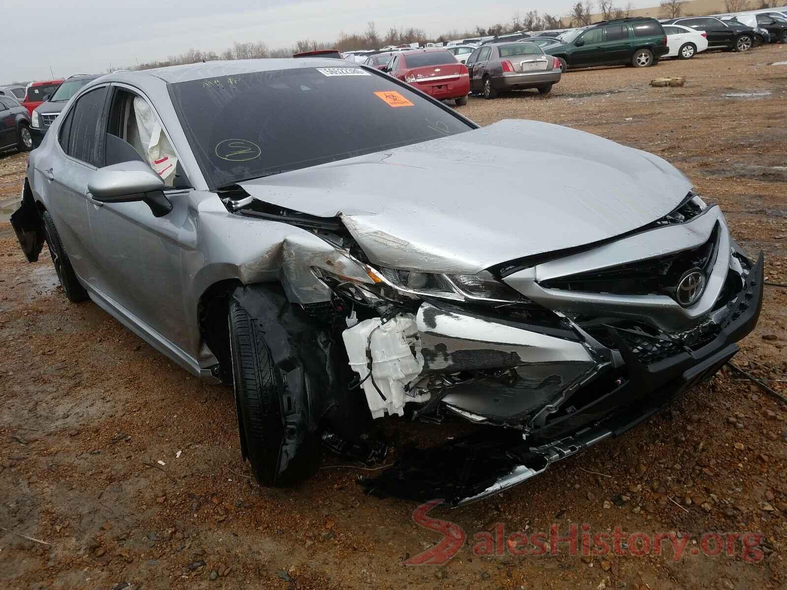 4T1B11HK7JU020267 2018 TOYOTA CAMRY