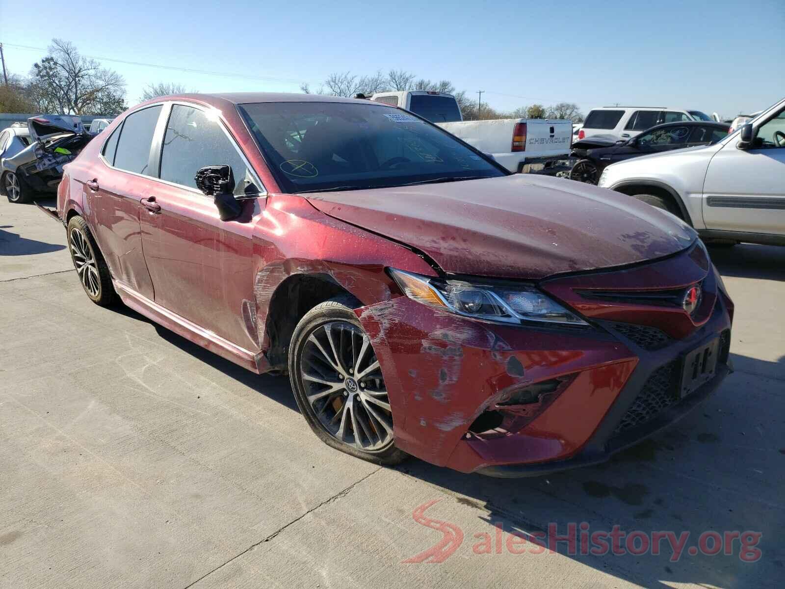 4T1B11HK7JU648250 2018 TOYOTA CAMRY