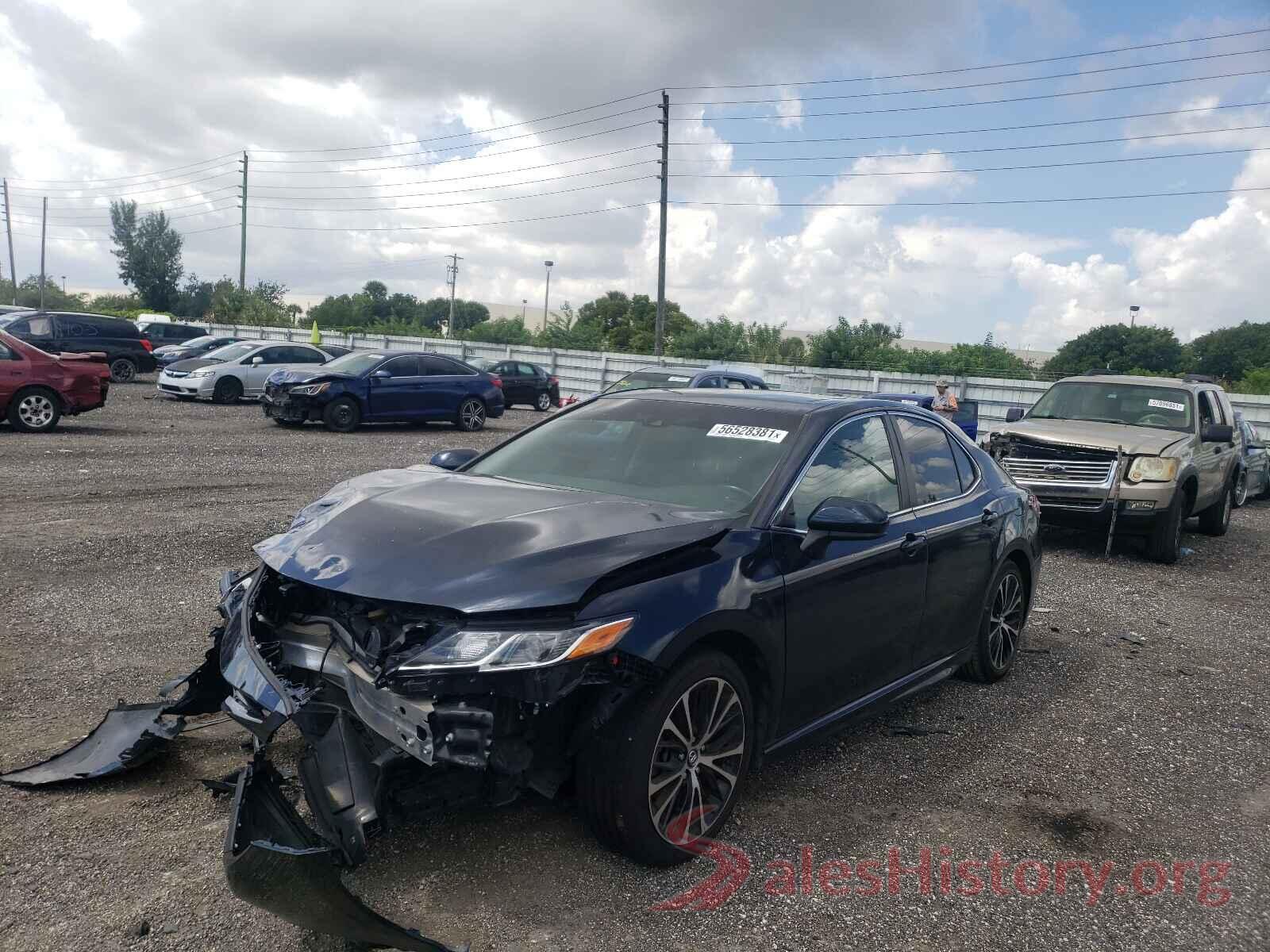 4T1B11HK5JU599744 2018 TOYOTA CAMRY