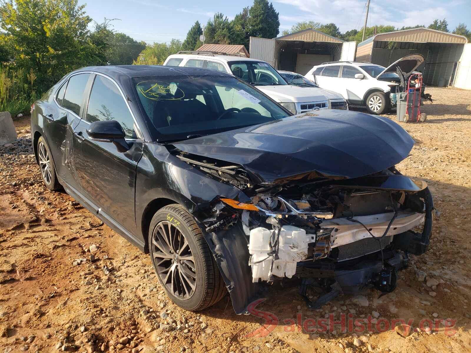 4T1B11HK3JU620543 2018 TOYOTA CAMRY