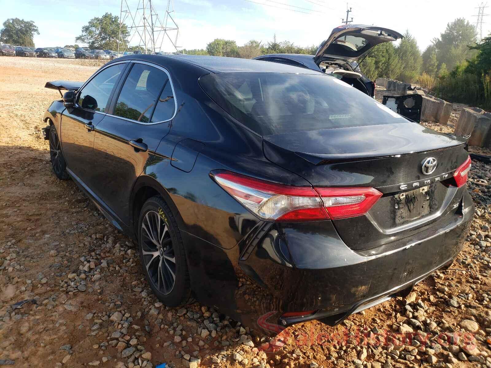 4T1B11HK3JU620543 2018 TOYOTA CAMRY