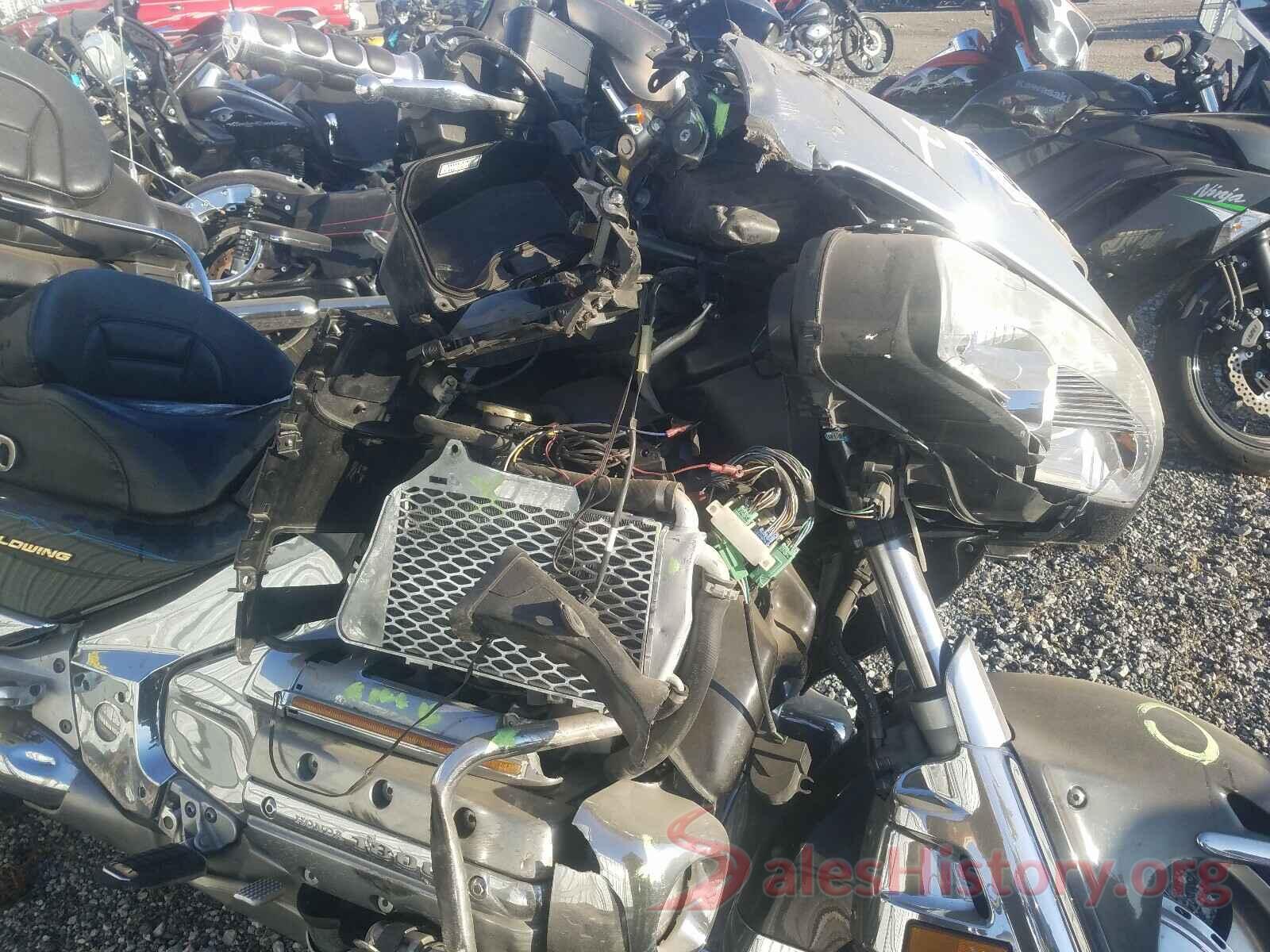 1HFSC470X2A112918 2002 HONDA GL CYCLE