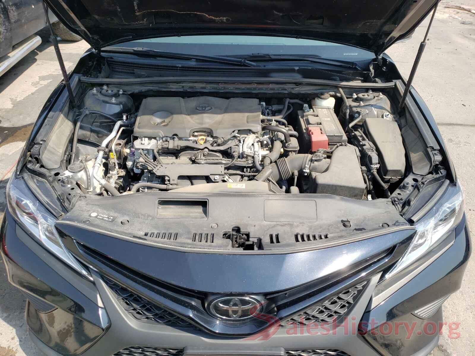 4T1B11HK1JU668266 2018 TOYOTA CAMRY