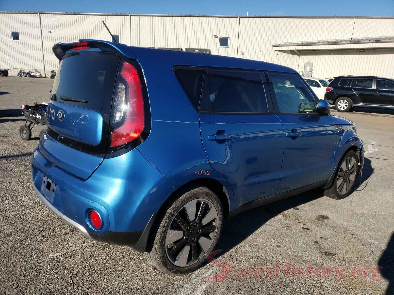 KNDJP3A51J7569010 2018 KIA SOUL