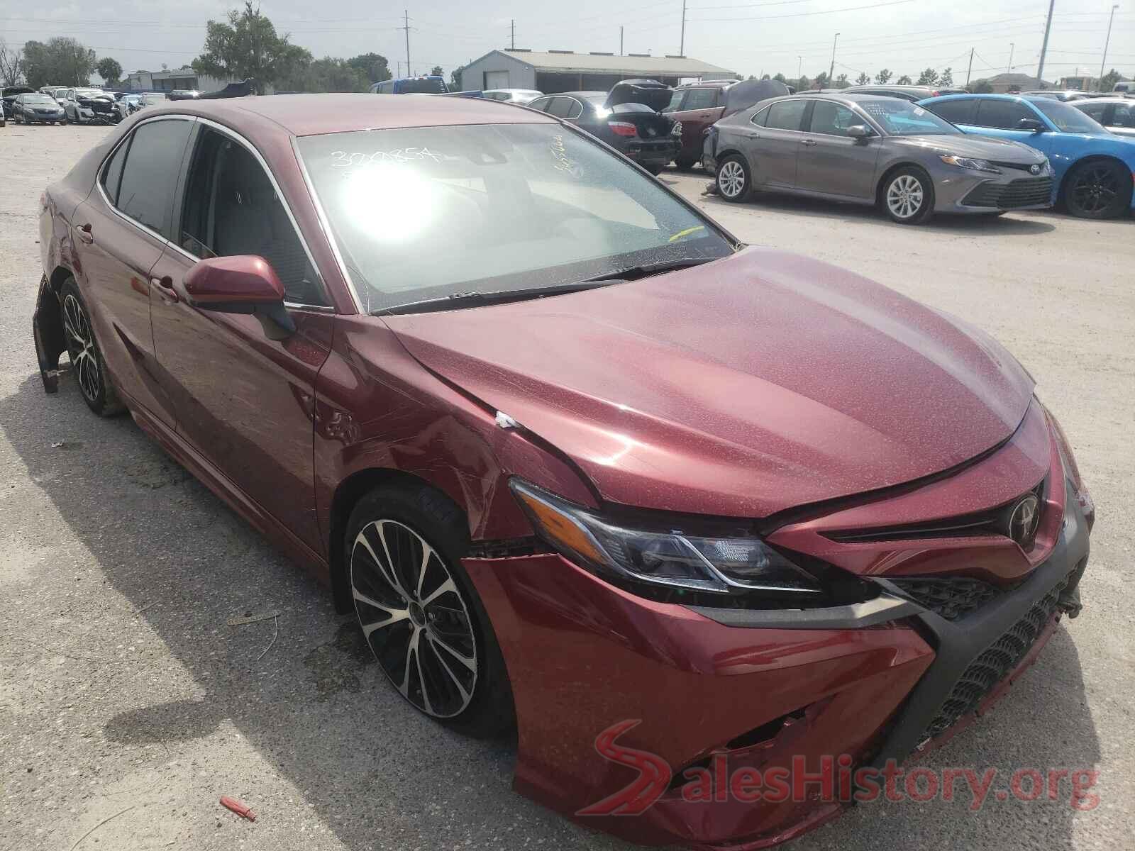 4T1B11HK2JU595635 2018 TOYOTA CAMRY