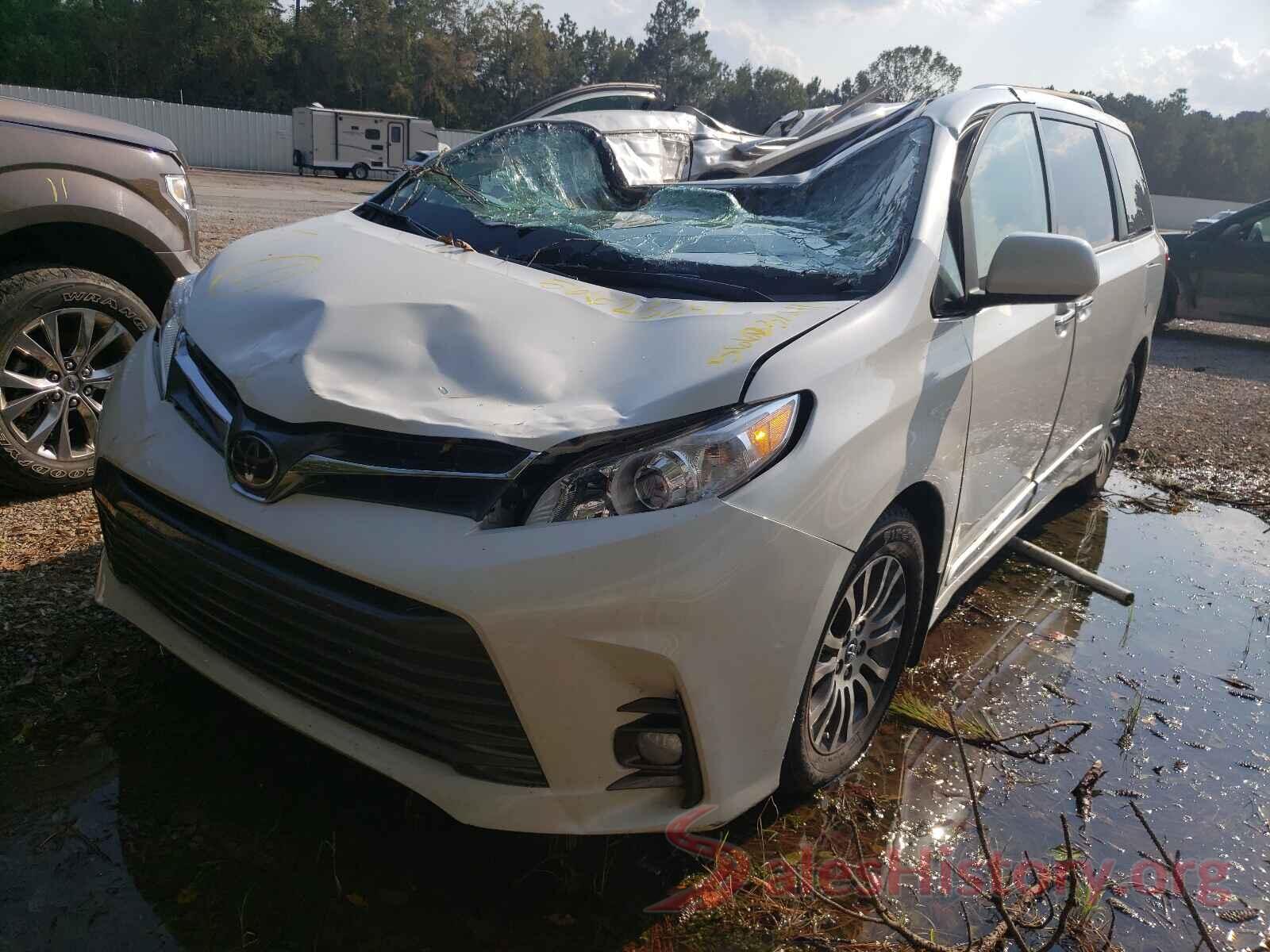 5TDYZ3DC2JS925814 2018 TOYOTA SIENNA