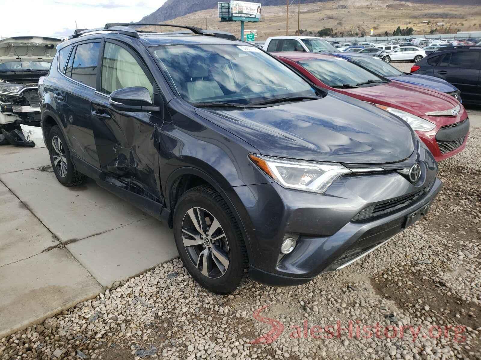 JTMRFREV4HD205520 2017 TOYOTA RAV4