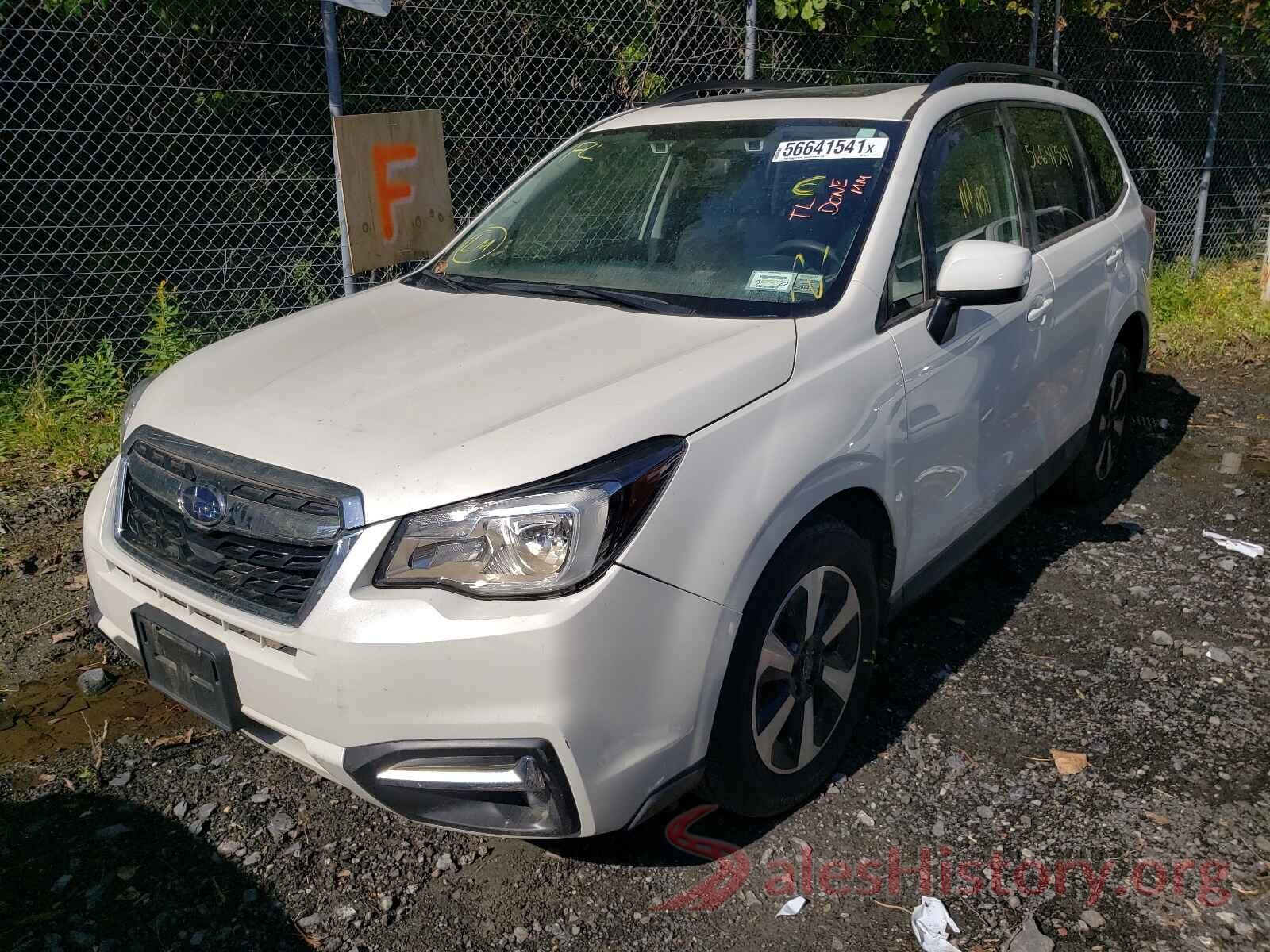 JF2SJAGC1JH594713 2018 SUBARU FORESTER