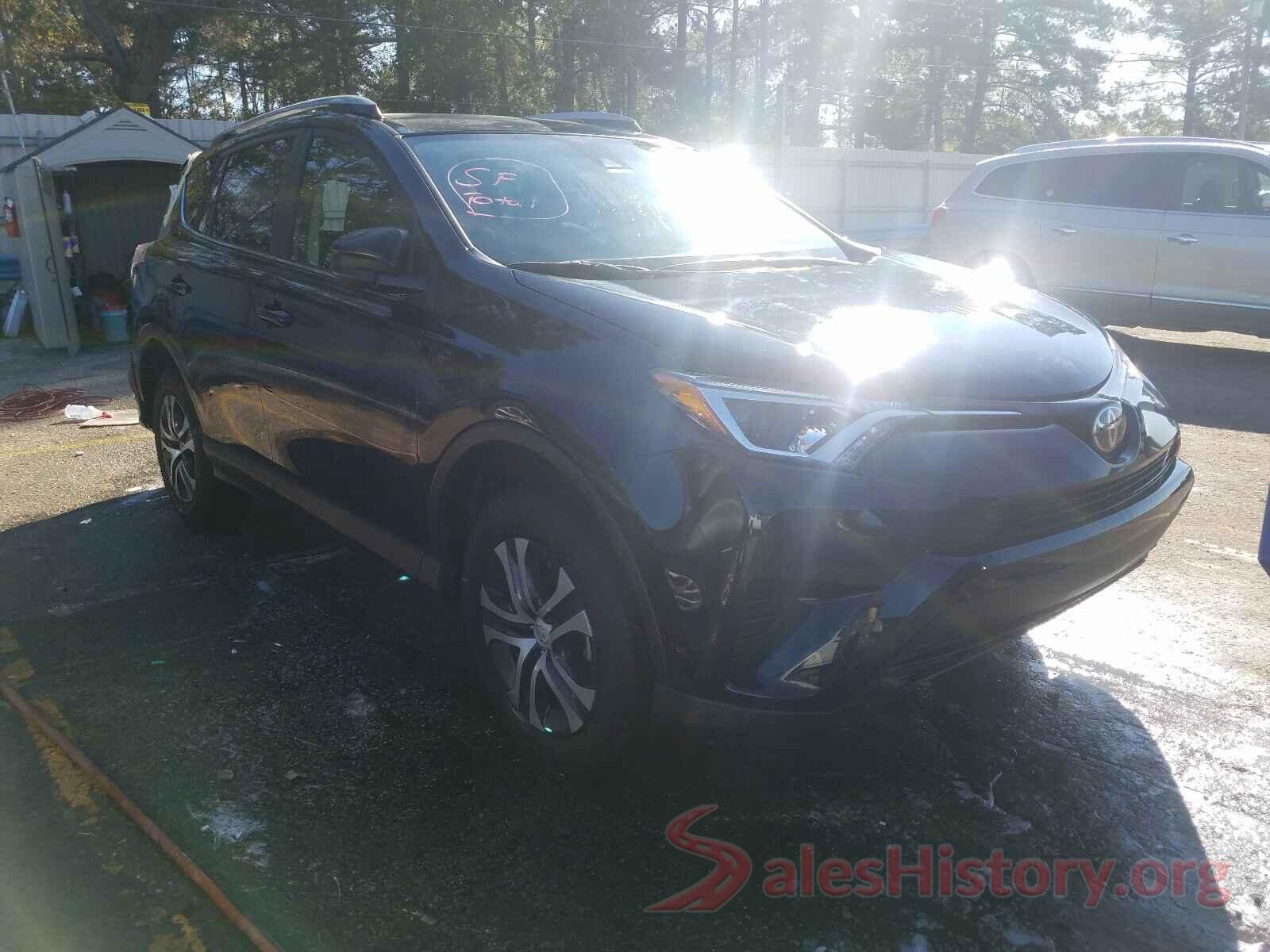 JTMZFREV8JJ167877 2018 TOYOTA RAV4