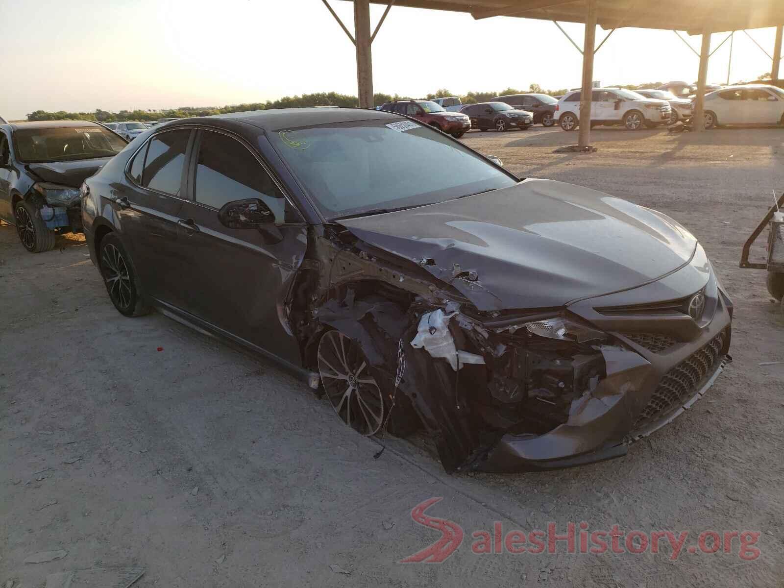 4T1B11HK6JU083926 2018 TOYOTA CAMRY