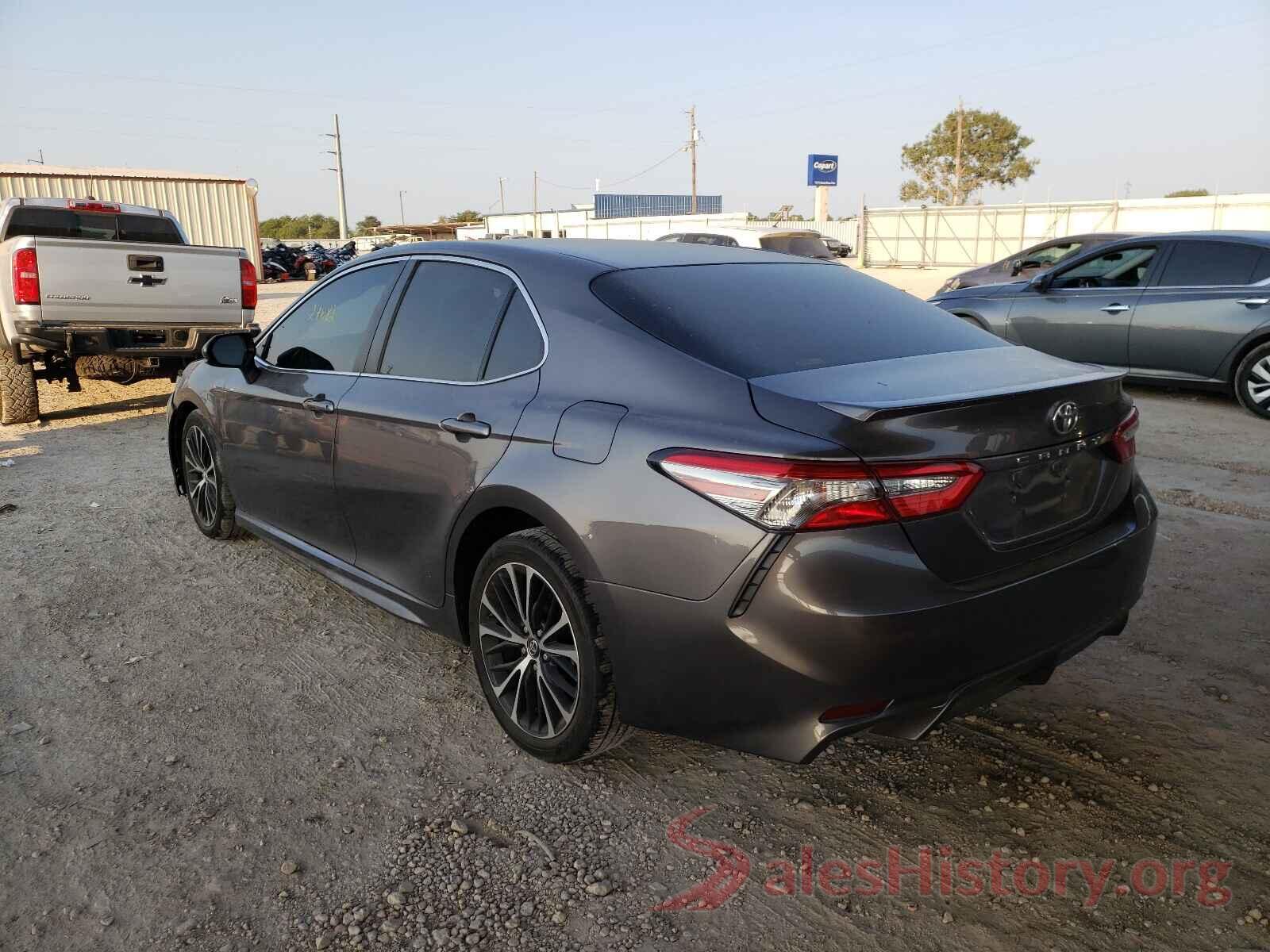 4T1B11HK6JU083926 2018 TOYOTA CAMRY