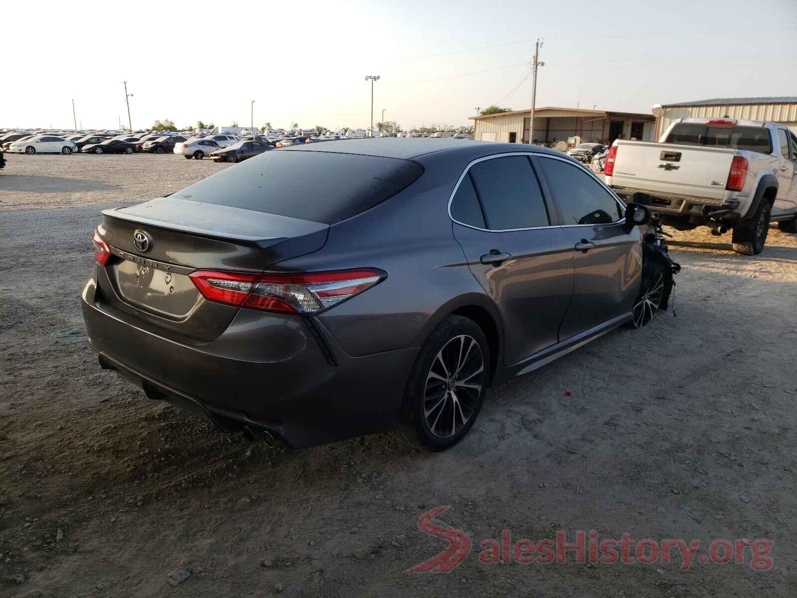 4T1B11HK6JU083926 2018 TOYOTA CAMRY