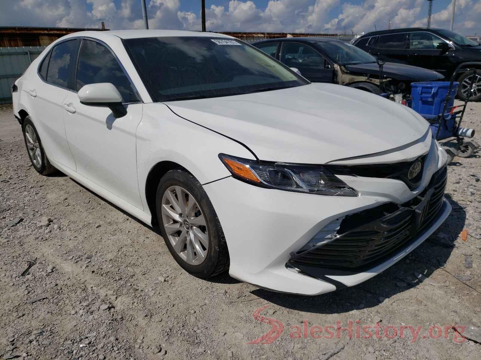 4T1B11HK3JU589844 2018 TOYOTA CAMRY