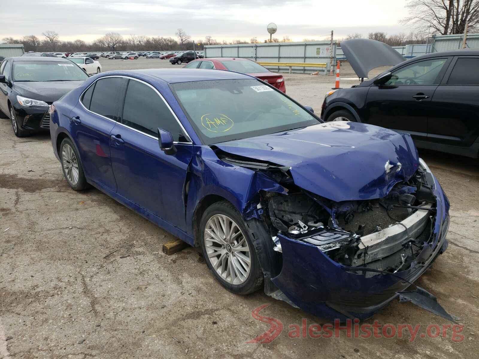 4T1B11HK2JU588460 2018 TOYOTA CAMRY