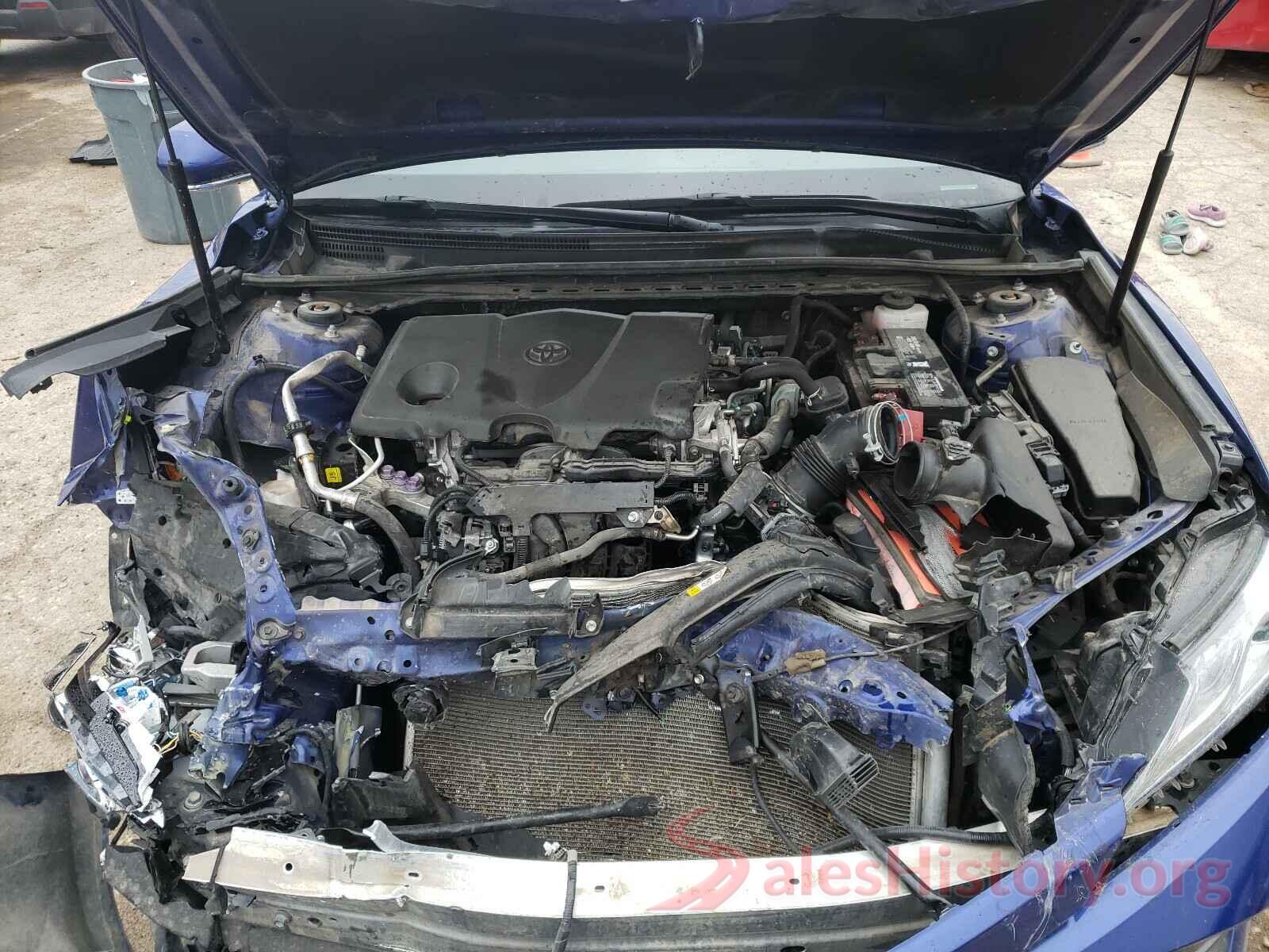 4T1B11HK2JU588460 2018 TOYOTA CAMRY