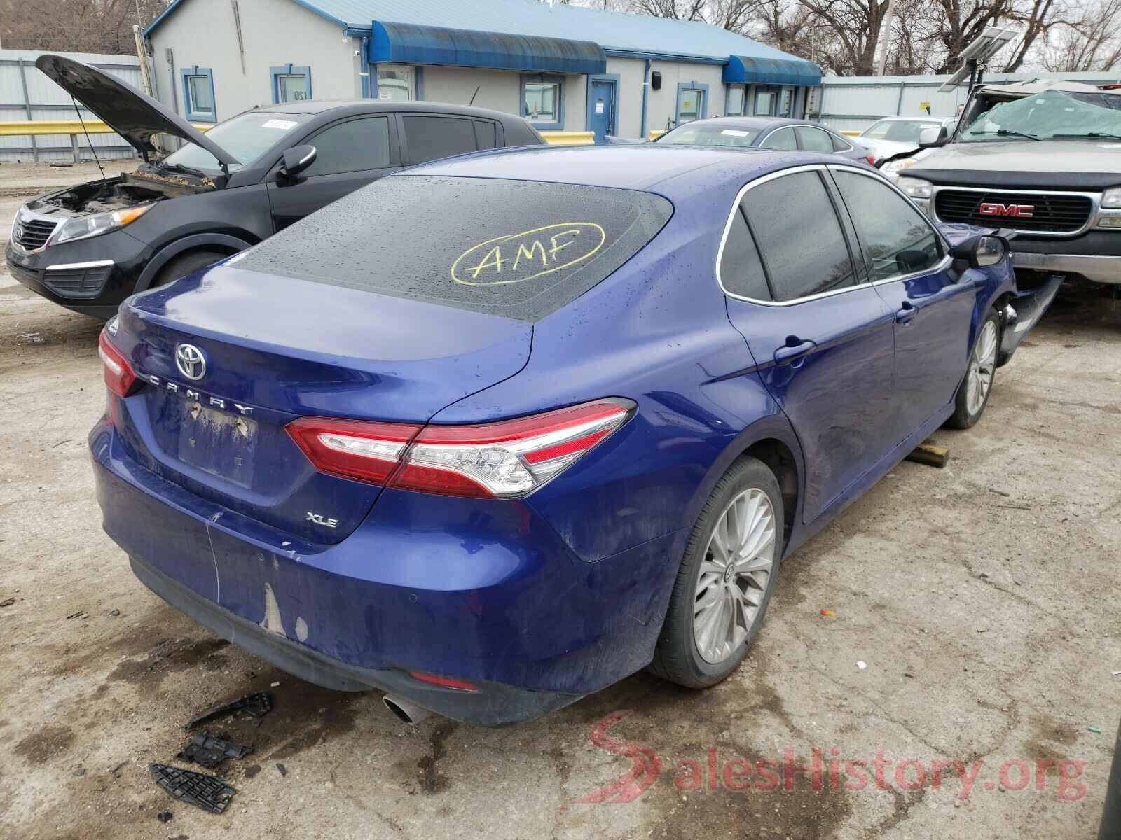 4T1B11HK2JU588460 2018 TOYOTA CAMRY