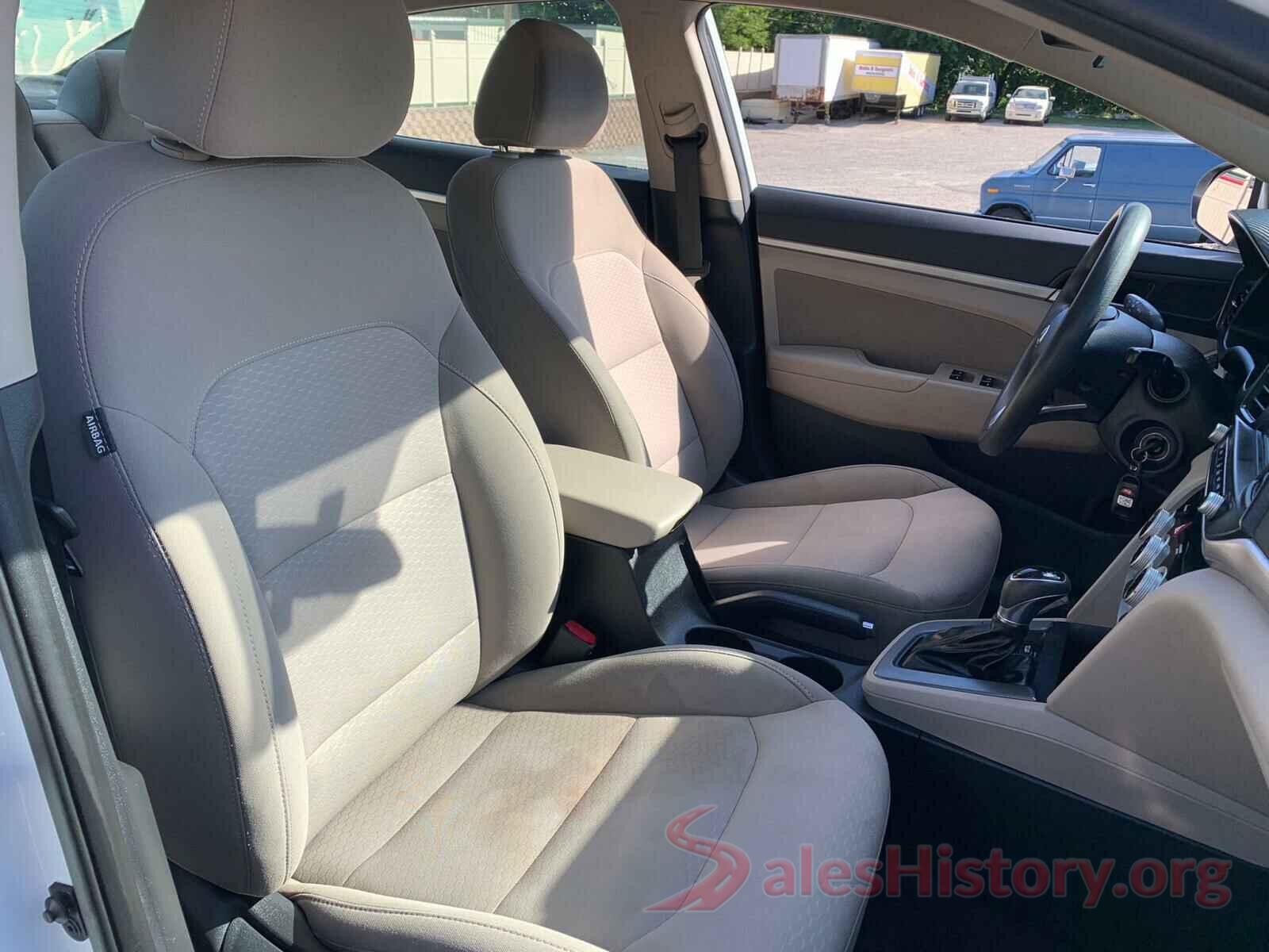 5NPD84LF2KH444200 2019 HYUNDAI ELANTRA