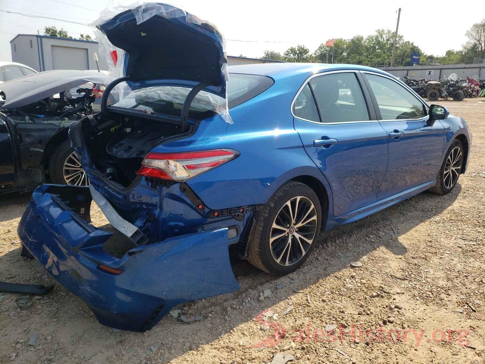 4T1B11HKXJU139172 2018 TOYOTA CAMRY