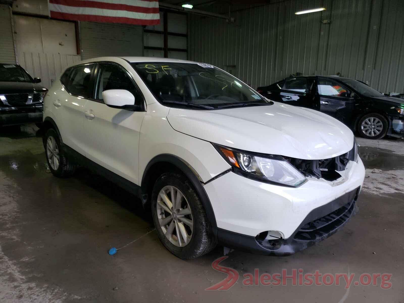 JN1BJ1CR4JW290881 2018 NISSAN ROGUE